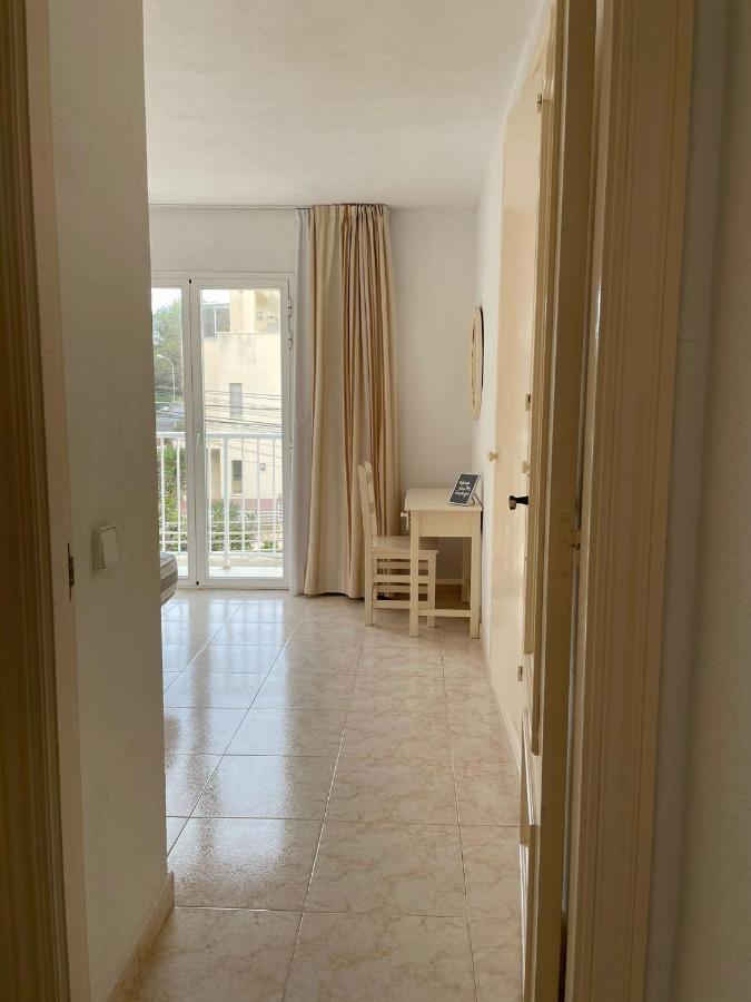 Apartamentos Torres Cardona Cala Llonga  Exterior foto