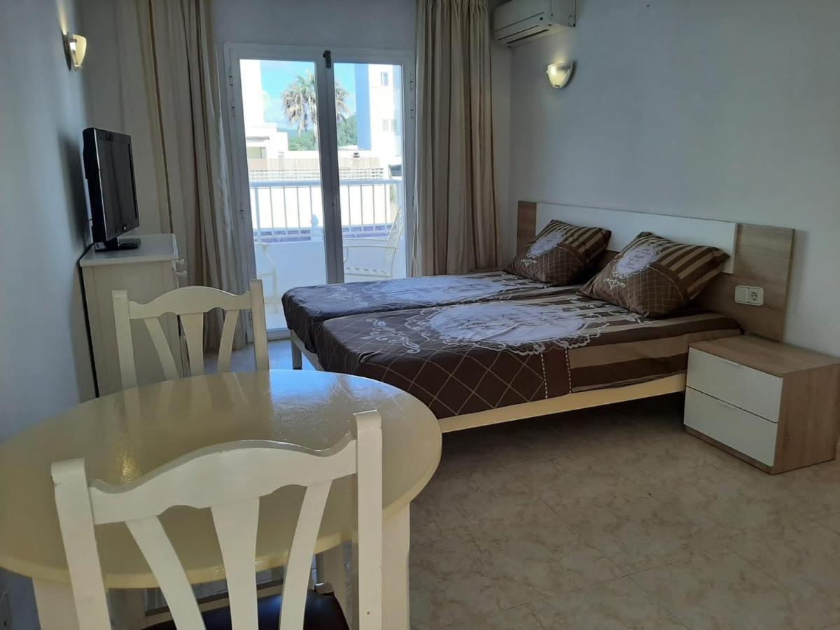 Apartamentos Torres Cardona Cala Llonga  Exterior foto
