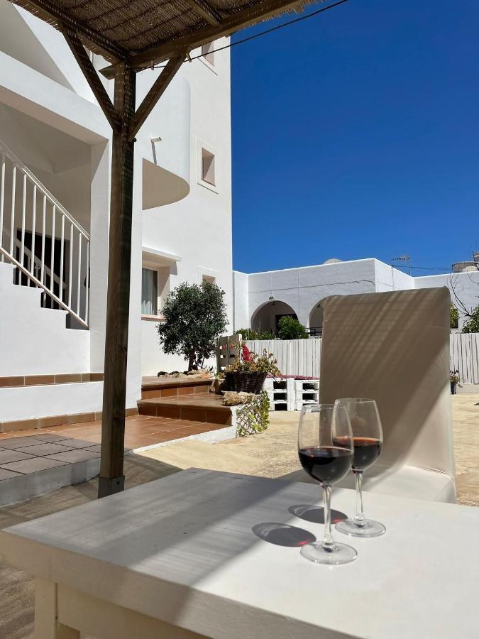 Apartamentos Torres Cardona Cala Llonga  Exterior foto